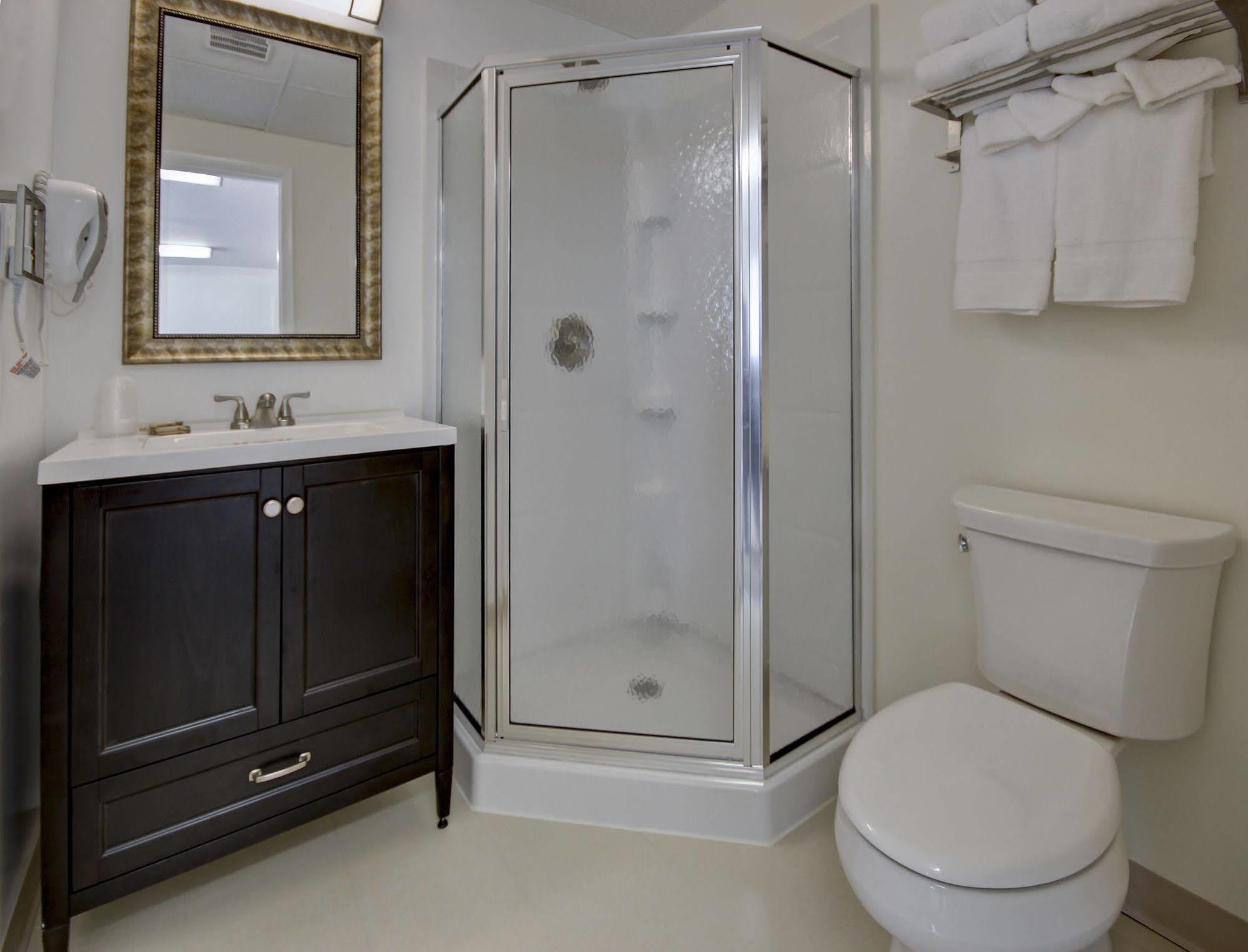 אושן סיטי The Wellington Hotel & Suites Oceanblock מראה חיצוני תמונה