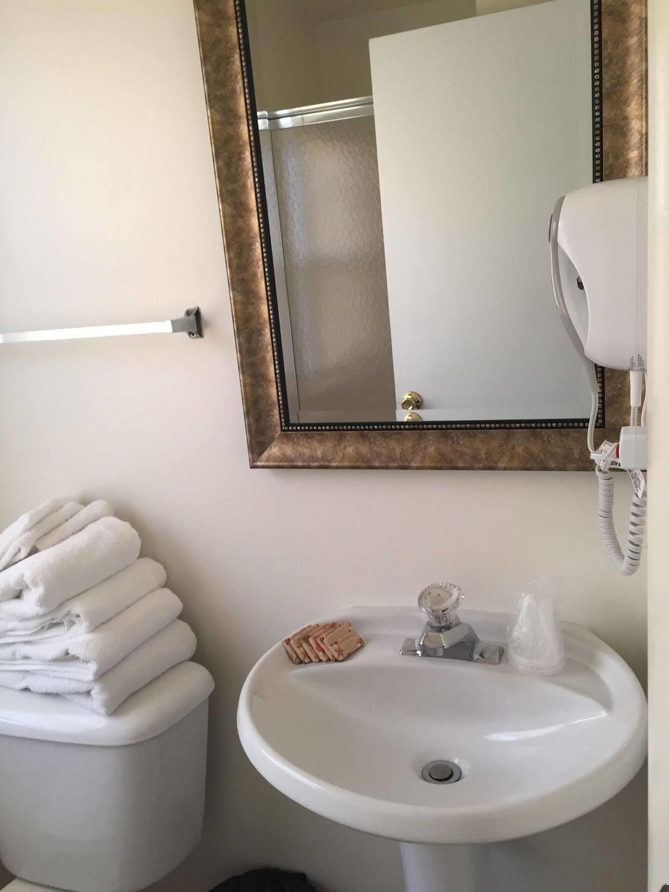 אושן סיטי The Wellington Hotel & Suites Oceanblock מראה חיצוני תמונה